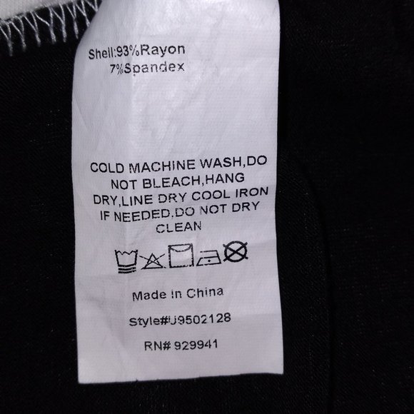 Elegant White and Black Blouse, Famous Suzanne Betro, Size - 1X - Picture 4 of 6